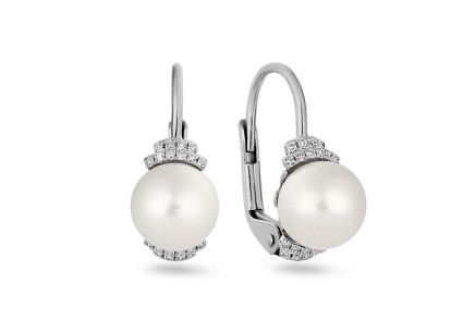 Ohrringe aus Weißgold mit Perlen und Diamanten 0,1 ct